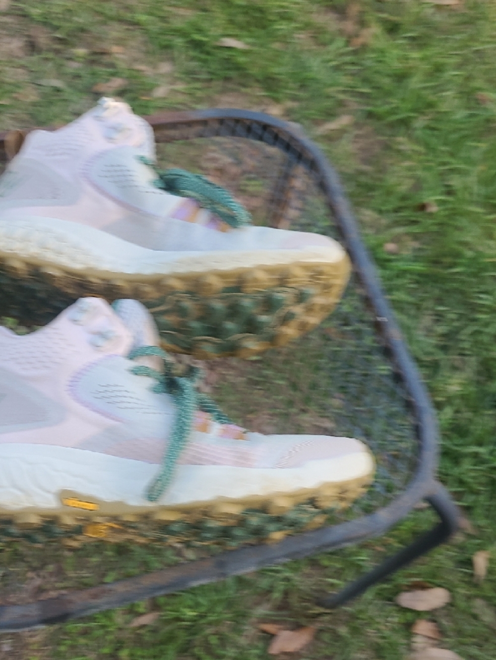 New Balance Women’s Fresh Foam Hierro Ht Vibram Trail Sneakers Size 8 - Picture 5 of 9